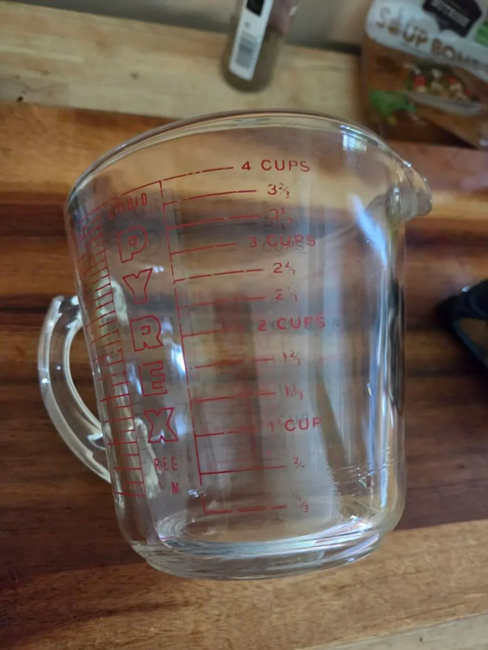 vintage Pyrex 4 cup measuring cup classic red lettering